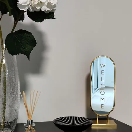 Depiro Point Deluxe - Modern, Designer 2 Minutes Away From Popular Seafront Διαμέρισμα *