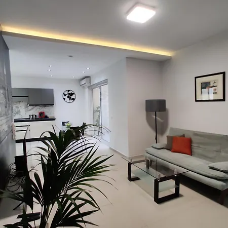 Depiro Point Deluxe - Modern, Designer 2 Minutes Away From Popular Seafront * Σλιέμα