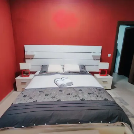 Depiro Point Deluxe - Modern, Designer 2 Minutes Away From Popular Seafront *