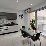 Depiro Point Deluxe - Modern, Designer 2 Minutes Away From Popular Seafront Appartement