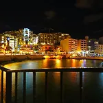 Lägenhet Depiro Point Deluxe - Modern, Designer 2 Minutes Away From Popular Seafront