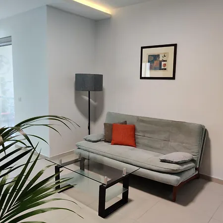 Depiro Point Deluxe - Modern, Designer 2 Minutes Away From Popular Seafront Apartment Sliema