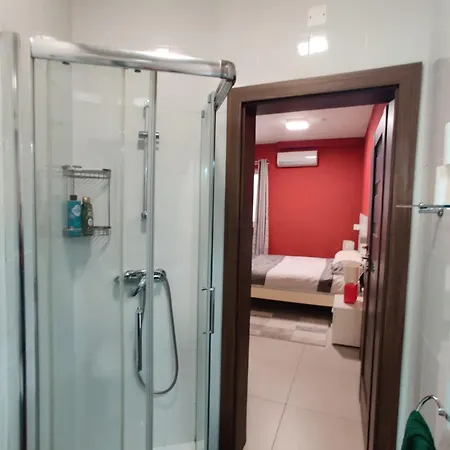 Depiro Point Deluxe - Modern, Designer 2 Minutes Away From Popular Seafront