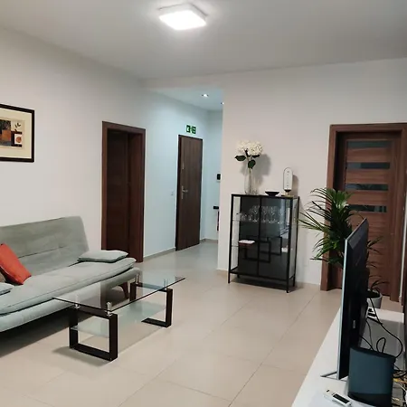 Depiro Point Deluxe - Modern, Designer 2 Minutes Away From Popular Seafront Apartment *