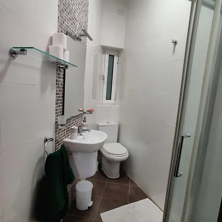 Depiro Point Deluxe - Modern, Designer 2 Minutes Away From Popular Seafront