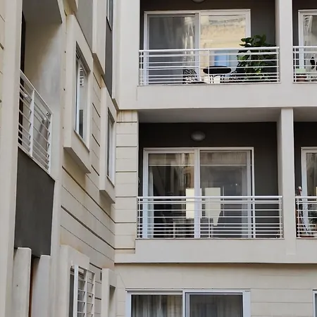 Daire Depiro Point Deluxe - Modern, Designer 2 Minutes Away From Popular Seafront Sliema