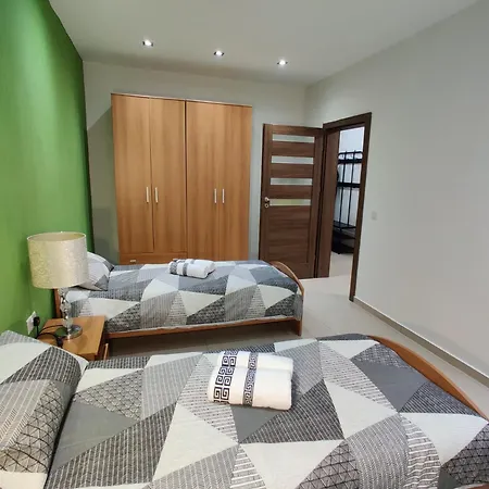 Depiro Point Deluxe - Modern, Designer 2 Minutes Away From Popular Seafront Sliema
