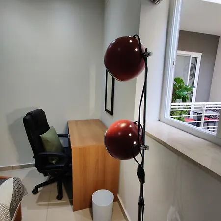 Depiro Point Deluxe - Modern, Designer 2 Minutes Away From Popular Seafront