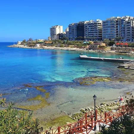 Depiro Point Deluxe - Modern, Designer 2 Minutes Away From Popular Seafront Daire Sliema