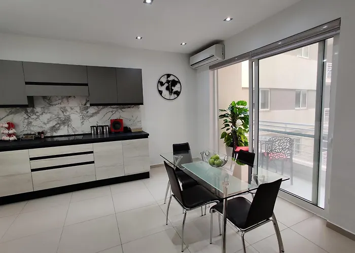 Depiro Point Deluxe - Modern, Designer 2 Minutes Away From Popular Seafront Apartament