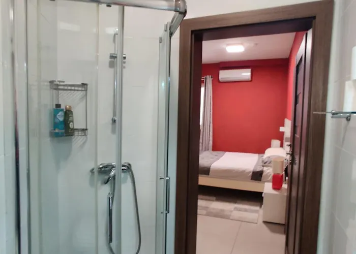 Depiro Point Deluxe - Modern, Designer 2 Minutes Away From Popular Seafront