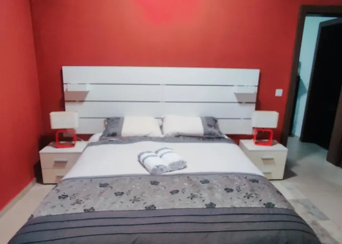 Depiro Point Deluxe - Modern, Designer 2 Minutes Away From Popular Seafront *