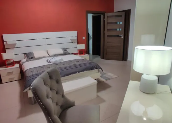 Depiro Point Deluxe - Modern, Designer 2 Minutes Away From Popular Seafront Apartament Sliema