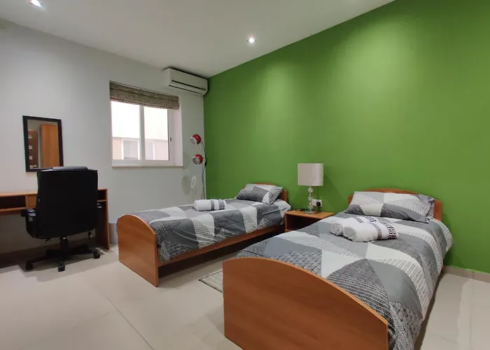 Depiro Point Deluxe - Modern, Designer 2 Minutes Away From Popular Seafront Apartamento