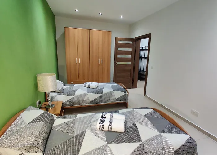 Depiro Point Deluxe - Modern, Designer 2 Minutes Away From Popular Seafront Sliema