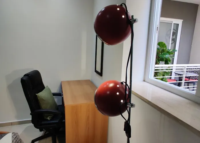 Depiro Point Deluxe - Modern, Designer 2 Minutes Away From Popular Seafront