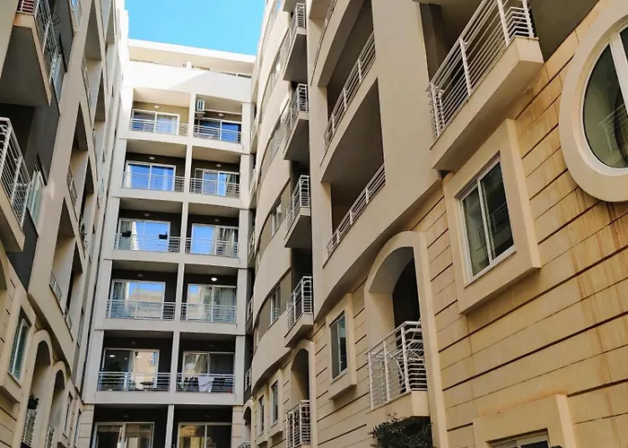 Depiro Point Deluxe - Modern, Designer 2 Minutes Away From Popular Seafront